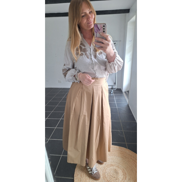 Nederdel med L�g, by lund 