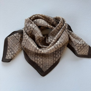 Beige/ brunt viskose t�rkl�de 