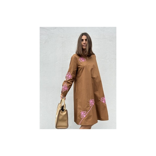 BERLIN dress, Nougat